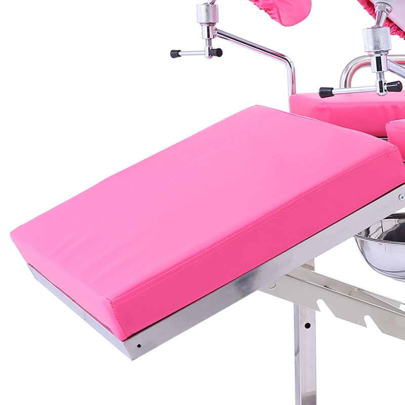 MN-OR009 Hot Selling  Hospital Furniture Manual Power Source Gynecology Examination Bed with Leather Covering Made of Metal